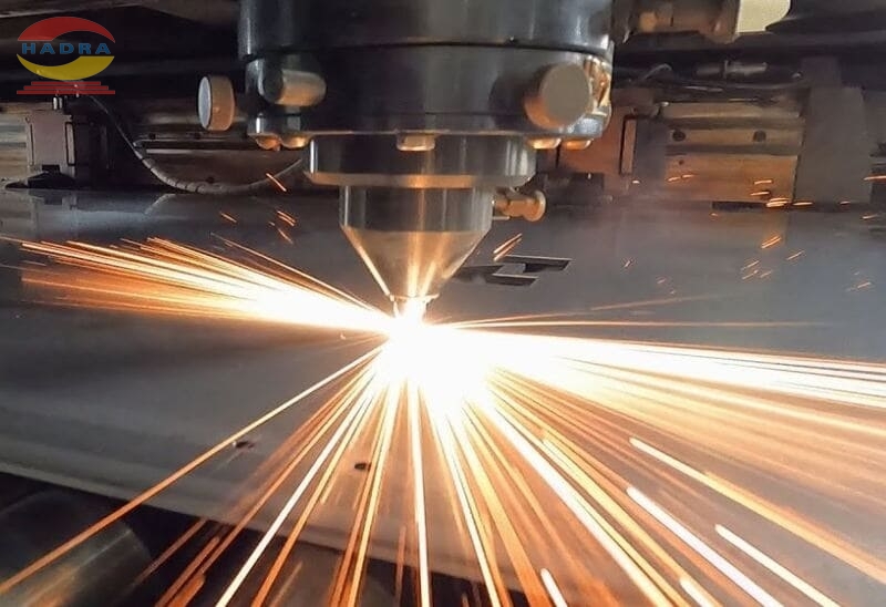 Cắt Laser Thép Tấm - Cách Nhận Biết Thép Tạp Chất Qua Tia Lửa