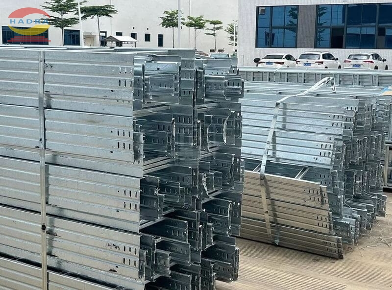 Máng Tôn Mạ Kẽm - Tôn ZAM Hay Tôn Mạ Kẽm Đáng Chọn Cho M&E?