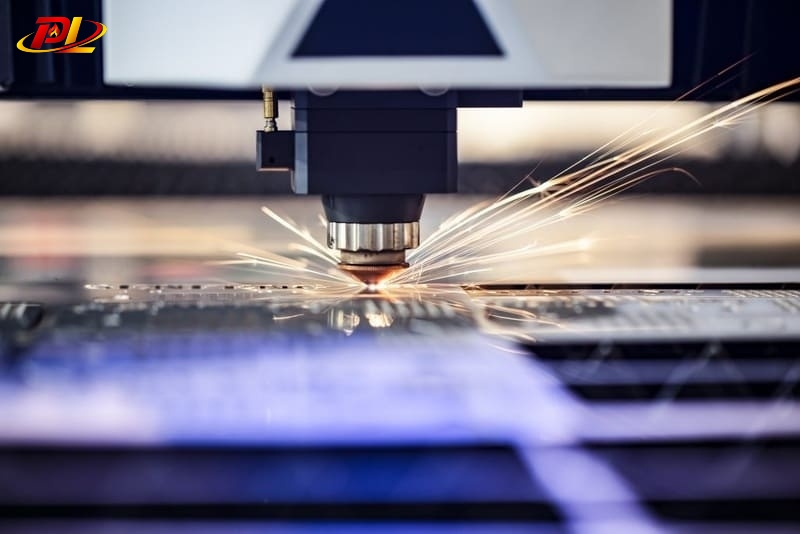 Cắt Laser CNC Nhôm Tấm - Vì Sao Đường Cắt Bị Xỉ, Dính Bavia?