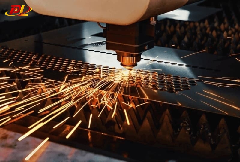 Cắt Laser CNC Nhôm Tấm - Vì Sao Đường Cắt Bị Xỉ, Dính Bavia?