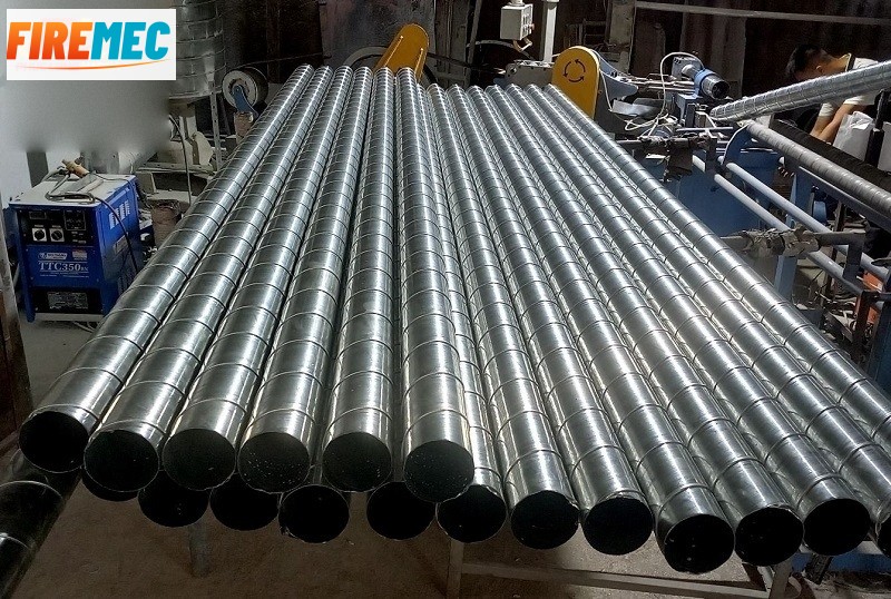 Dùng máy khói kiểm tra độ kín ống gió Inox tròn xoắn
