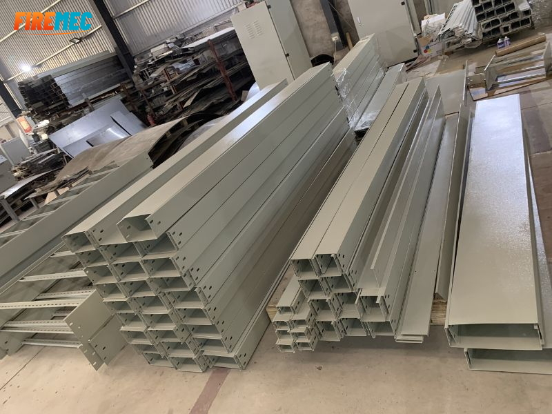Máng Cáp Sơn Tĩnh Điện 200x100: Ưu Điểm, Ứng Dụng Và Báo Giá